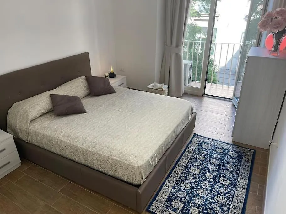 Casa Sangio Appartamento Nel Cuore Di Napoli 0*, Naples Italy