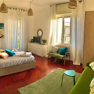 Apartment Materdei, Neapel